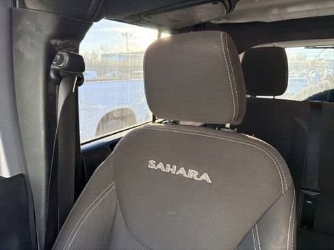 Used 2018 Jeep Wrangler Unlimited Sahara image 48