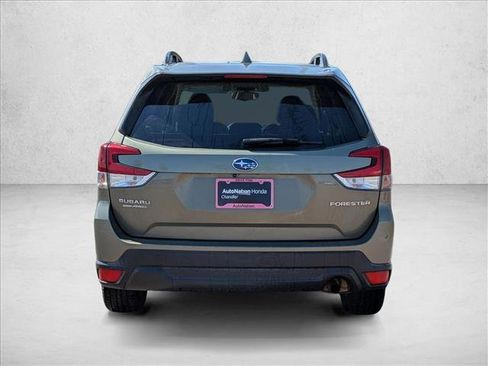 Used 2019 Subaru Forester Premium image 6