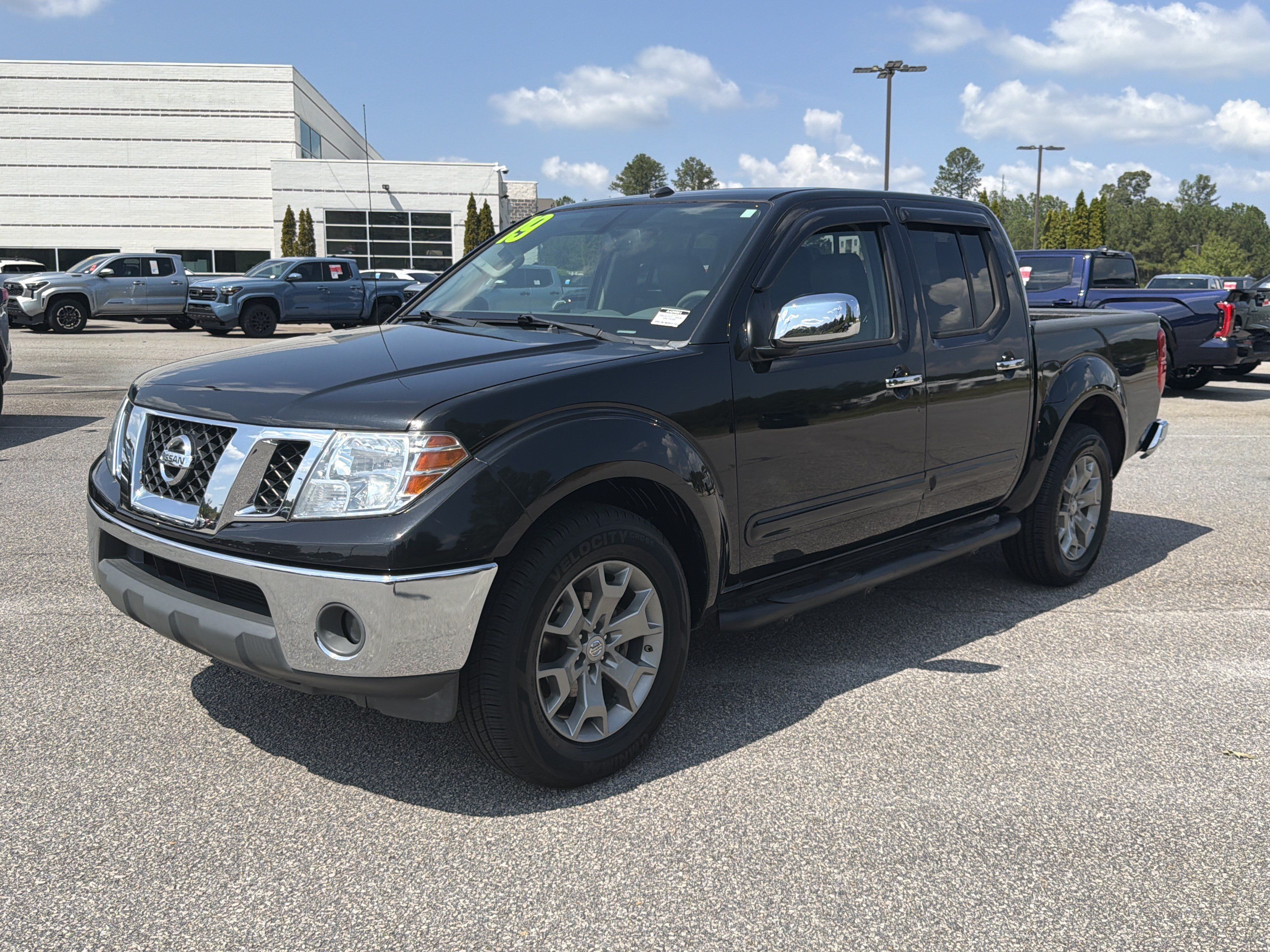 Used 2019 Nissan Frontier SL RWD image 3