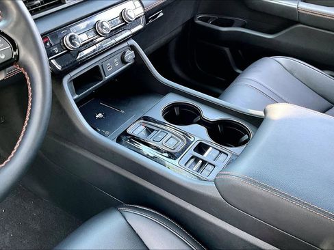 Used 2024 Honda Pilot TrailSport image 15