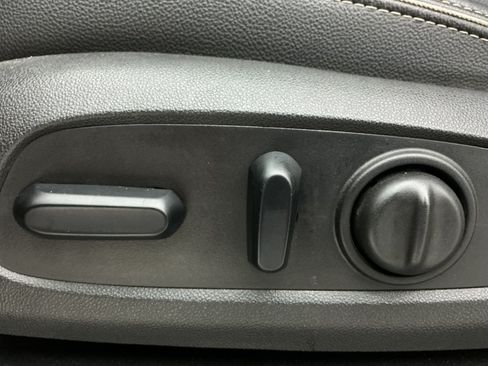 Used 2018 GMC Terrain Denali w/ Advanced Safety Package FWD image 40