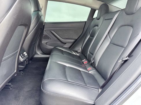 Used 2019 Tesla Model 3 Long Range image 16