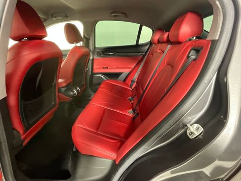 Used 2020 Alfa Romeo Stelvio image 22