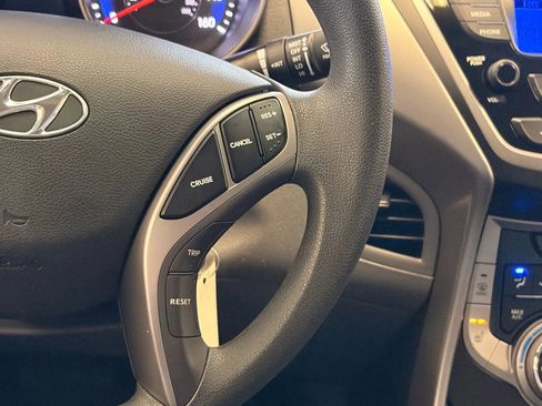Used 2013 Hyundai Elantra GLS w/ Preferred Pkg image 29