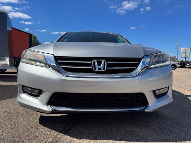 Used 2014 Honda Accord Touring image 2