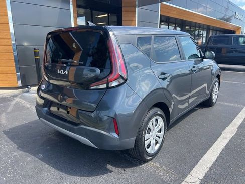 Used 2023 Kia Soul LX FWD image 9