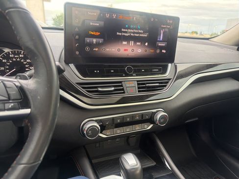 Used 2023 Nissan Altima 2.5 SR w/ SR Premium Package image 8