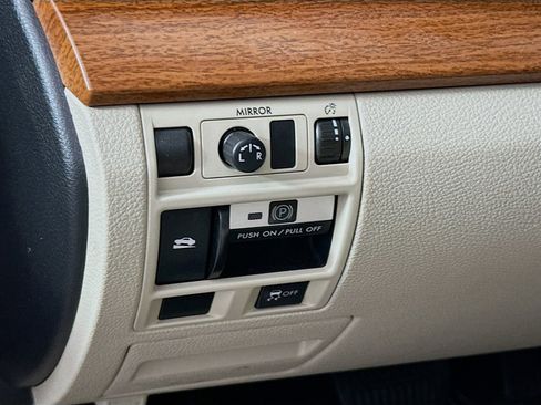 Used 2014 Subaru Outback 3.6R Limited AWD/4WD image 12