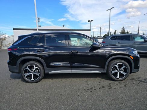 New 2025 Volkswagen Tiguan SE image 3