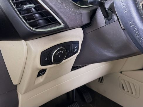 Used 2020 Lincoln Nautilus FWD w/ Equipment Group 101A image 12