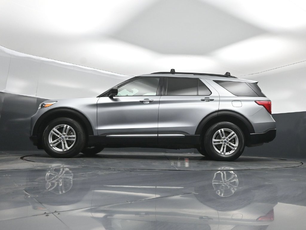 Certified 2022 Ford Explorer XLT w/ Equipment Group 202A AWD/4WD image 47