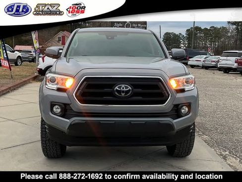 Used 2020 Toyota Tacoma SR5 w/ SR5 Appearance Package (SM) image 2