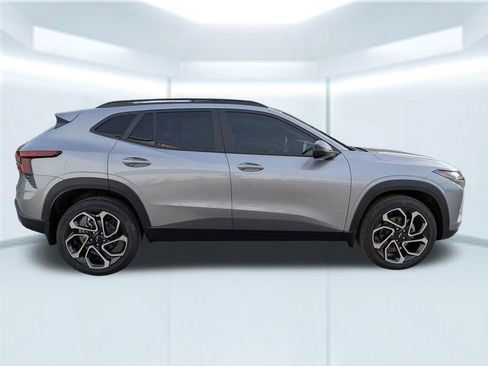 New 2026 Chevrolet Trax RS w/ Sunroof Package FWD image 8