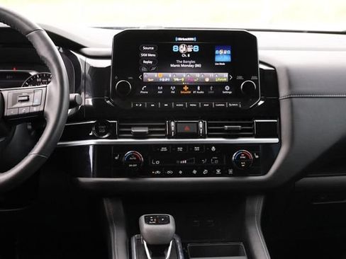 Certified 2025 Nissan Pathfinder SL AWD/4WD image 26