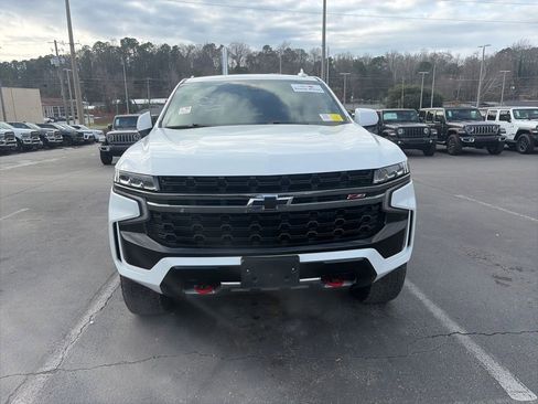 Used 2021 Chevrolet Tahoe Z71 image 2