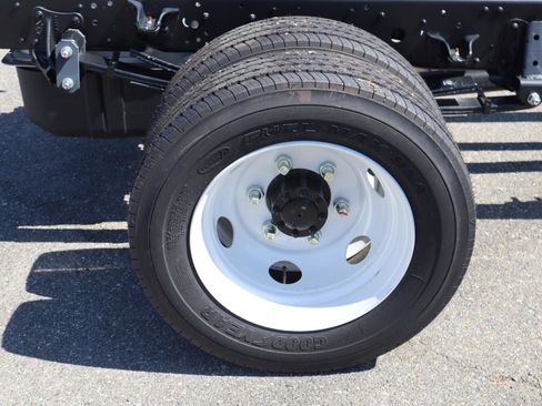 New 2024 Chevrolet Low Cab Forward image 25