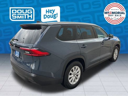 Used 2024 Toyota Grand Highlander AWD image 6