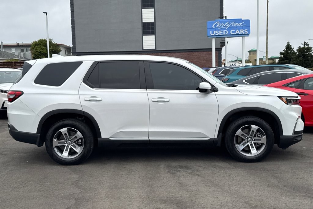 Certified 2024 Honda Pilot EX-L image 3