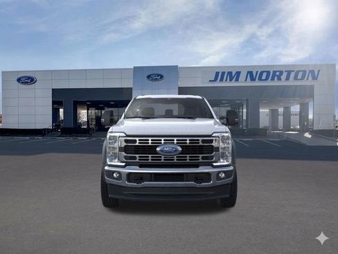 New 2025 Ford F550 4x4 Regular Cab Super Duty image 8