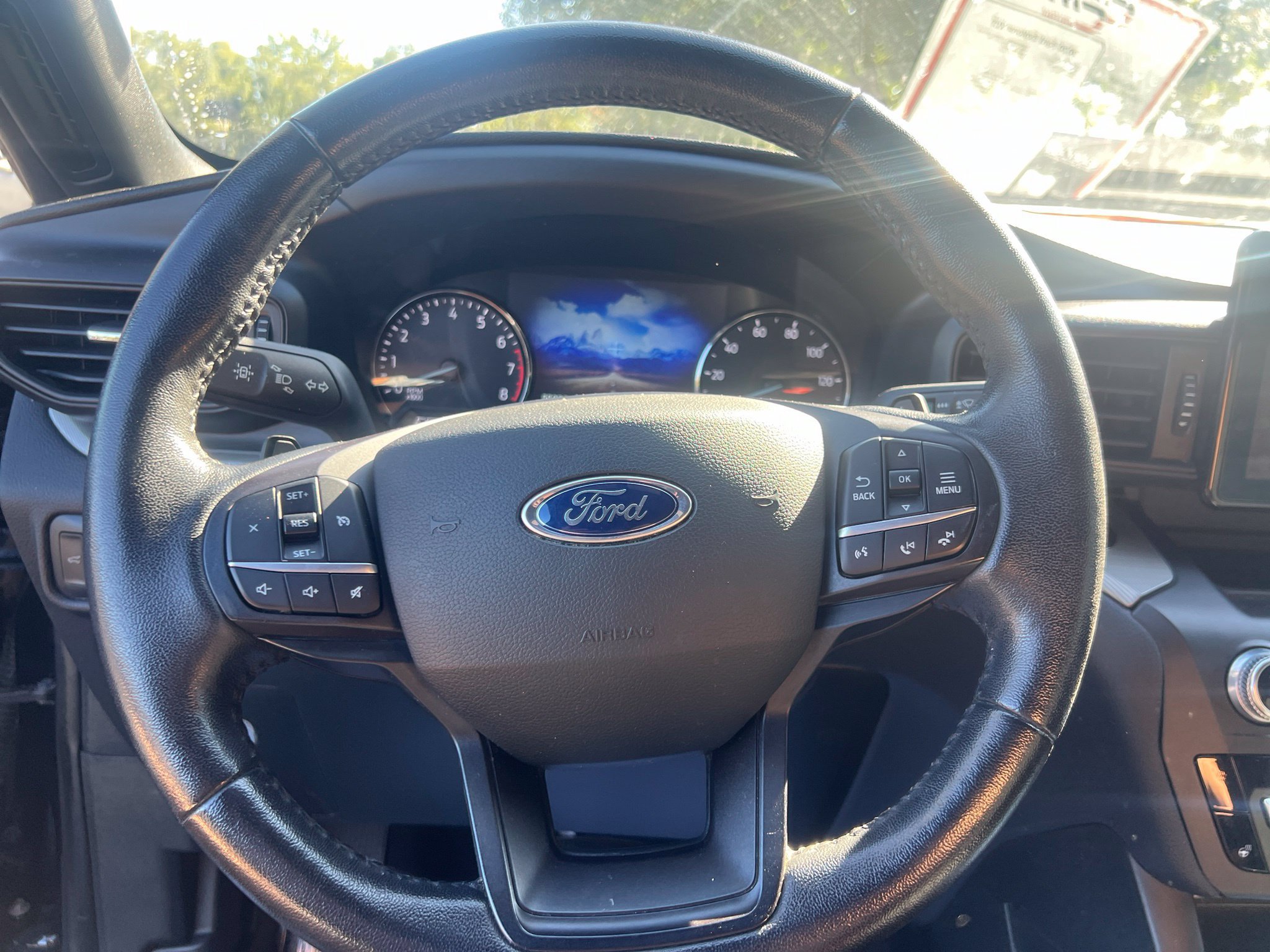 Used 2020 Ford Explorer XLT w/ Comfort Package AWD/4WD image 16