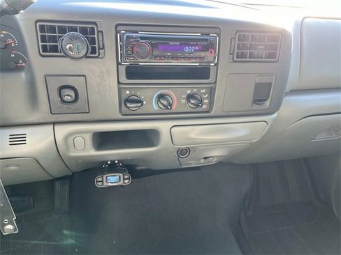Used 2004 Ford F350 XLT image 30