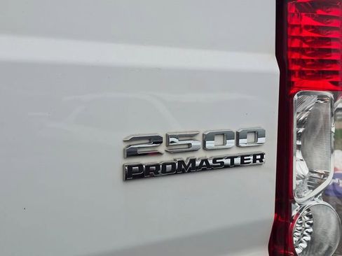 Used 2025 RAM ProMaster 2500 w/ Convenience Group FWD image 9