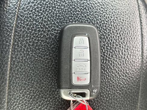 Used 2015 Hyundai Veloster Turbo FWD image 36