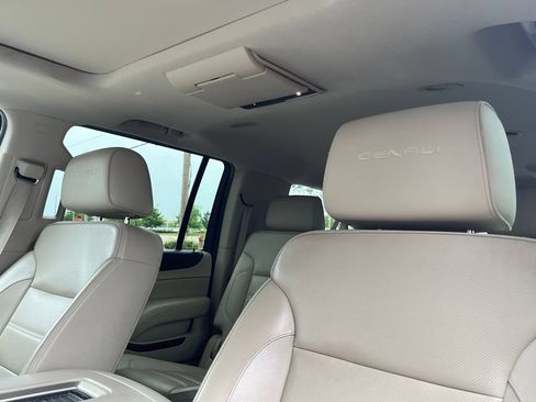 Used 2018 GMC Yukon XL Denali w/ Open Road Package AWD/4WD image 12