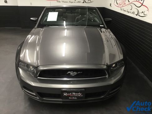 Used 2014 Ford Mustang Convertible image 4