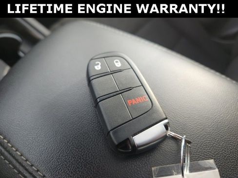 Used 2024 Dodge Durango SXT image 25