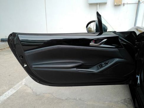 Used 2024 MAZDA MX-5 Miata RF Grand Touring RWD image 19