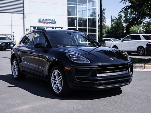 Used 2022 Porsche Macan AWD/4WD image 9