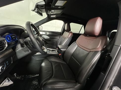 Used 2020 Ford Explorer Platinum w/ Premium Technology Package AWD/4WD image 13