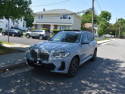 Used 2024 BMW X3 xDrive30i w/ M Sport Package AWD/4WD image 2