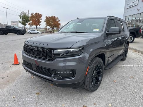 New 2025 Jeep Wagoneer Series II w/ Convenience Group I image 12