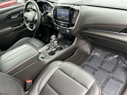 Used 2023 Chevrolet Traverse RS image 13