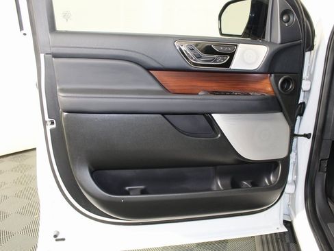 Used 2024 Lincoln Navigator Reserve image 21