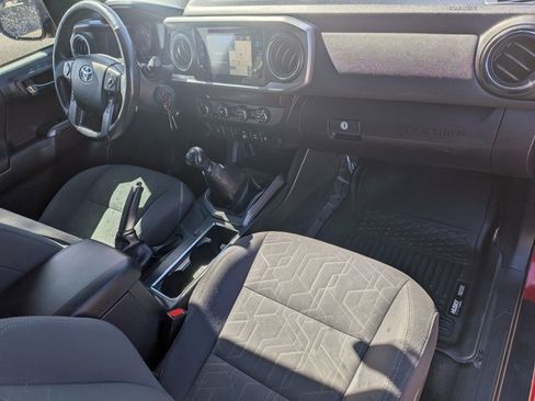 Used 2019 Toyota Tacoma TRD Off-Road w/ Technology Package image 21