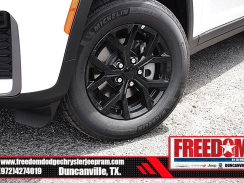 New 2026 Jeep Grand Cherokee Altitude RWD image 9