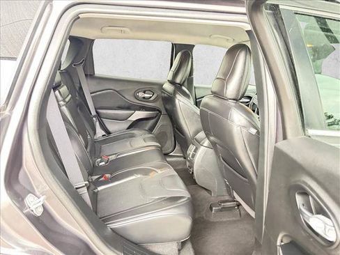 Used 2019 Jeep Cherokee Limited AWD/4WD image 15