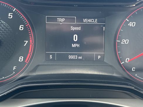 Used 2025 Chevrolet Trax RS w/ Driver Confidence Package FWD image 24