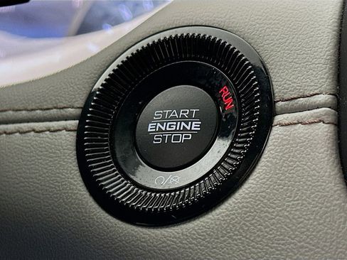 Certified 2024 Jeep Compass Limited image 22