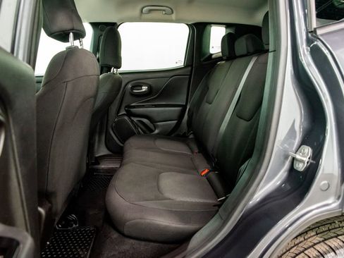 Used 2023 Jeep Renegade Latitude image 8