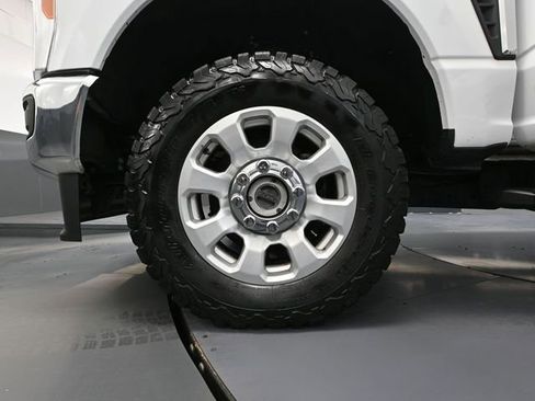 Used 2023 Ford F350 XLT AWD/4WD image 16