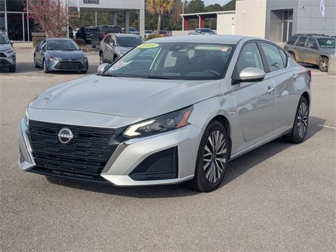 Used 2023 Nissan Altima 2.5 SV image 7