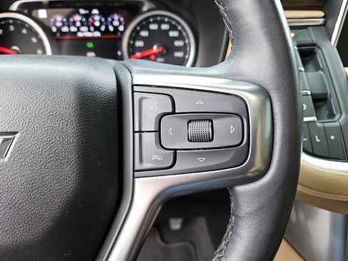 Used 2021 Chevrolet Tahoe Premier w/ Premium Package image 16