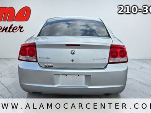 Used 2010 Dodge Charger SE image 4