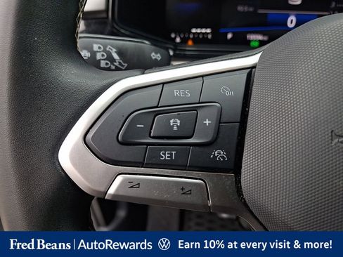 Certified 2025 Volkswagen Taos S AWD/4WD image 19