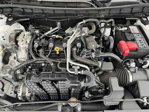 Used 2025 Nissan Altima 2.5 SV image 32