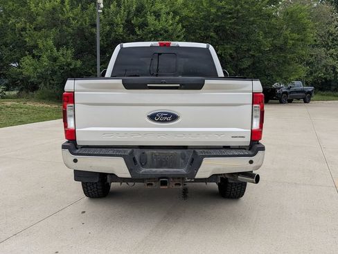 Used 2017 Ford F250 Lariat w/ Lariat Ultimate Package AWD/4WD image 4